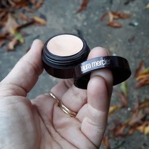 Laura Mercier concealer